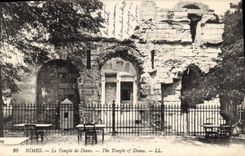 CPA Nimes Le Temple de Diane 