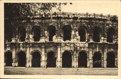 CPA La Douce France Nimes Gard les Arenes 