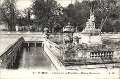 CPA Nimes Jardin de la Fontaine Bains Romains 