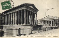 CPA Nimes La Maison Carree et le Theatre 