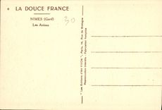 CPA La Douce France Nimes Gard les Arenes 