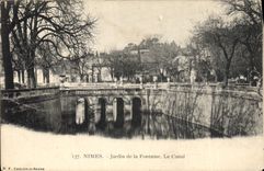 CPA Nimes Jardin de la Fontaine le Canal 