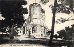 CPA Nimes la Tour Magne 