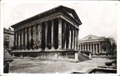 CPA Nimes la Maison Carre monument romain 