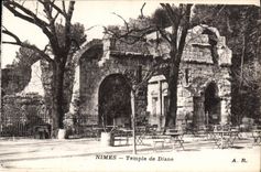 CPA Nimes Temple de Diane 