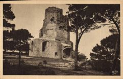 CPA Nimes la Tour Magne 
