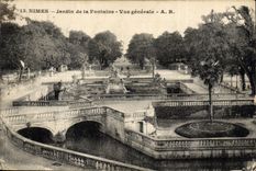 CPA Nimes Jardin de la Fontaine vue generale 
