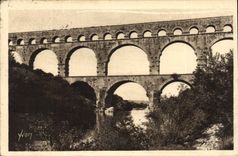 CPA La Douce France Nimes Gard le Pont du Gard 