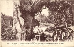 CPA Nimes Jardin de la Fontaine vue prise de l'Interieur de la Grotte 