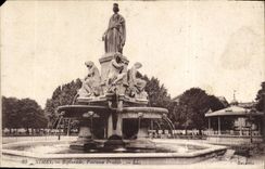 CPA Nimes Esplanade Fontaine Pradier 
