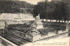 CPA Nimes Jardin de la Fontaine le Motif Central 