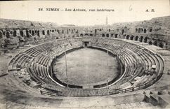 CPA Nimes Les Arenes vie interieure 