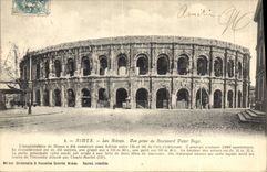 CPA Nimes les Arenes vue prise du Boulevard Victor Hugo 