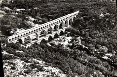 CPM Le Pont du Gard Gard Aqueduc Romain construit sur l'ordre d'Agrippa avant l'ere Chretienne pour 