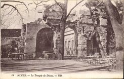CPA Nimes le Temple de Diane 