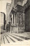 CPA St Gilles du Gard Portail de l'Eglise detail de gauche 