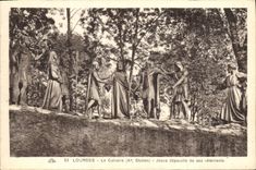 CPA Lourdes Le Calvaire X Station Jesus depoulle de ses vetements 