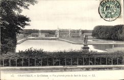 CPA Chantilly Le Chateau Vue generale prise du Saut du Loup 