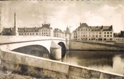 CPA Compiegne Le nouveau Pont 