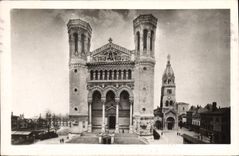 CPA Lyon Basilique de Fourviere et l'ancienne chapelle 