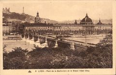 CPA Lyon Pont de la Guillotiere et le Grand Hotel Dieu 