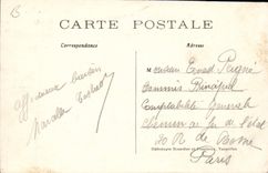 CPA Vue generale et entree du Chateau de Chantilly 