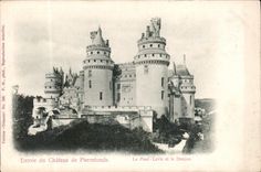 CPA Entree du Chateau de Pierrefonds Le pont levis et le donjon