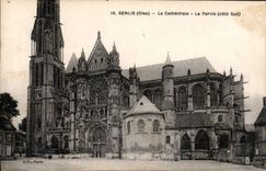 CPA Senlis Oise La Cathedrale Le Parvis Cote Sud 