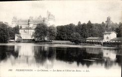 CPA Pierrefonds Le Chateau Les Bains et l'Hotel des Bains 