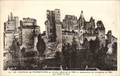 CPA Chateau de Pierrefonds en ruines construit en 1390 la resrtauration fut entreprise en 1858 par V