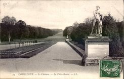 CPA Compiegne Le Chateau La Plate Bande 