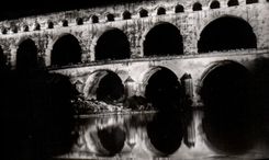 CPA Nimes Gard  Le Pont du Gard la nuit 