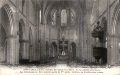 CPA Dreux Eure et Loir Interieur de l'Eglsie Saint Pierre La Grande Nef et le Choeur Les Collatoraux