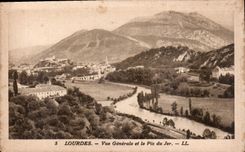 CPA Lourdes Vue generale et le Pic du Jer 