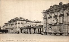 CPA Compiegne Perspective de la facade du Chateau 