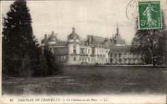 CPA Chateau de Chantilly Le Chateau vu du Parc 