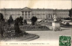 CPA Compiegne Le Chateau La Facade Cote du Parc 