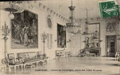 CPA Compiegne Palais de Compiegne Salon des aides de camp 