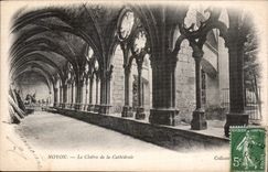 CPA Noyon Le Cloitre de la Cathedrale 