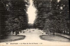 CPA Beauvais La Place du Jeu de Paume 