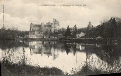 CPA Pierrefonds Le Chateau et les Bords de Lac 