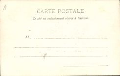 CPA Pierrefonds Le Chateau Cote gauche de la Cour 