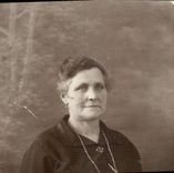 CARTE PHOTO Femme Pommerol