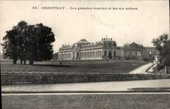 CPA Chantilly les grandes ecuries et les six arbres 