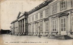 CPA Compiegne Perspective du Chateau sur le Parc 