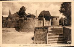 CPA Guingamp C du N Le Chateau 