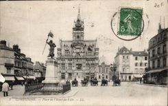 CPA Compiegne Place de l'Hotel de Ville 