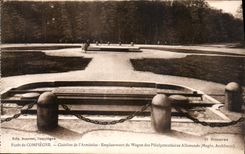 CPA Foret de Compiegne Clairiere de l'Armistice Emplacement du Wagon des Plenipotentiaires Allemands