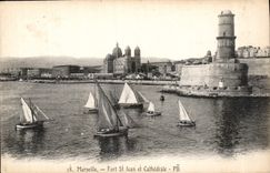 CPA Marseille Fort St Jean et Cathedrale Bateaux