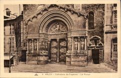 CPA Arles Cathedrale St Trophime le Portail 